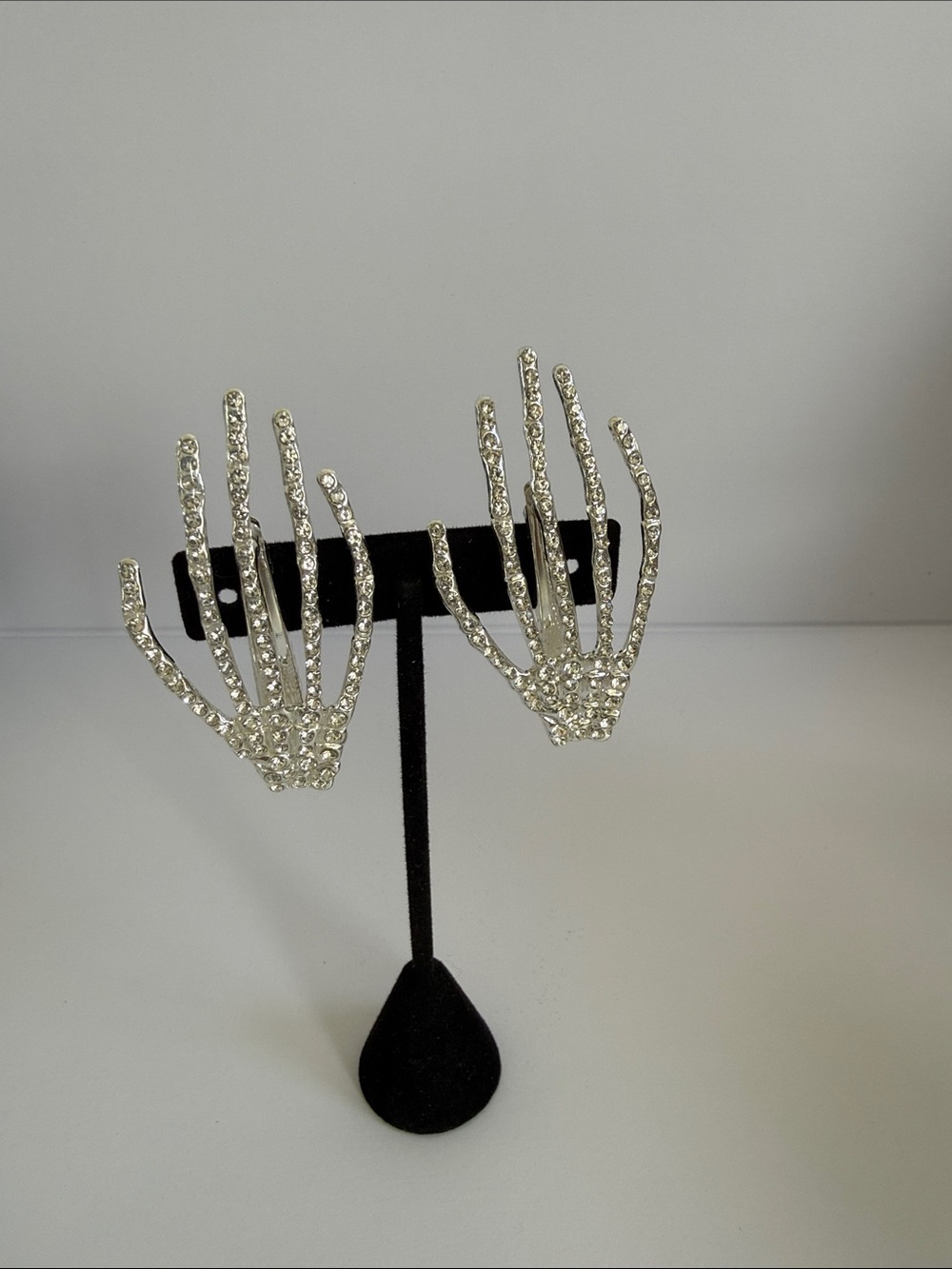 Hair accessory identification